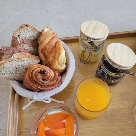 La Remise D'hotes Frühstückspension Calvisson